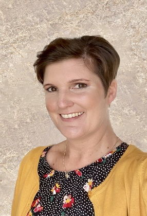 Ein Porträt von Jacqueline Wolter, die am Kolping-Berufskolleg Paderborn unterrichtet.