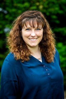 Das Porträt zeigt Kitaleiterin Birgit Henze.